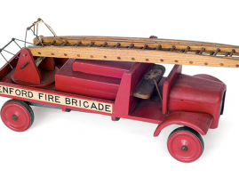 Wooden fire brigade with partly metallic elements, english made in the 1940’s – 1950’s