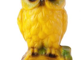 Plastic piggy bank shed as an owl, of Greek origin, from the 1950s